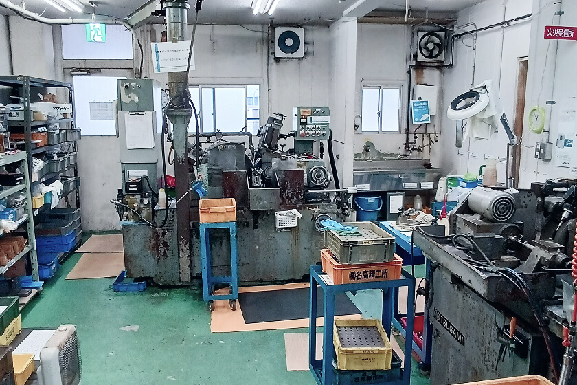 Area with grinding equipment on the head office factory floor