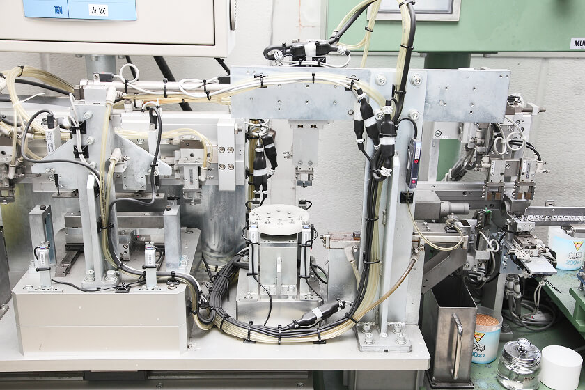 Overall view of equipment with built-in wiring and piping